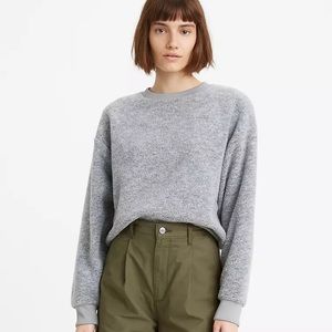 🟢 2/$16 Levi’s Meadow Fleece Crewneck Sweater